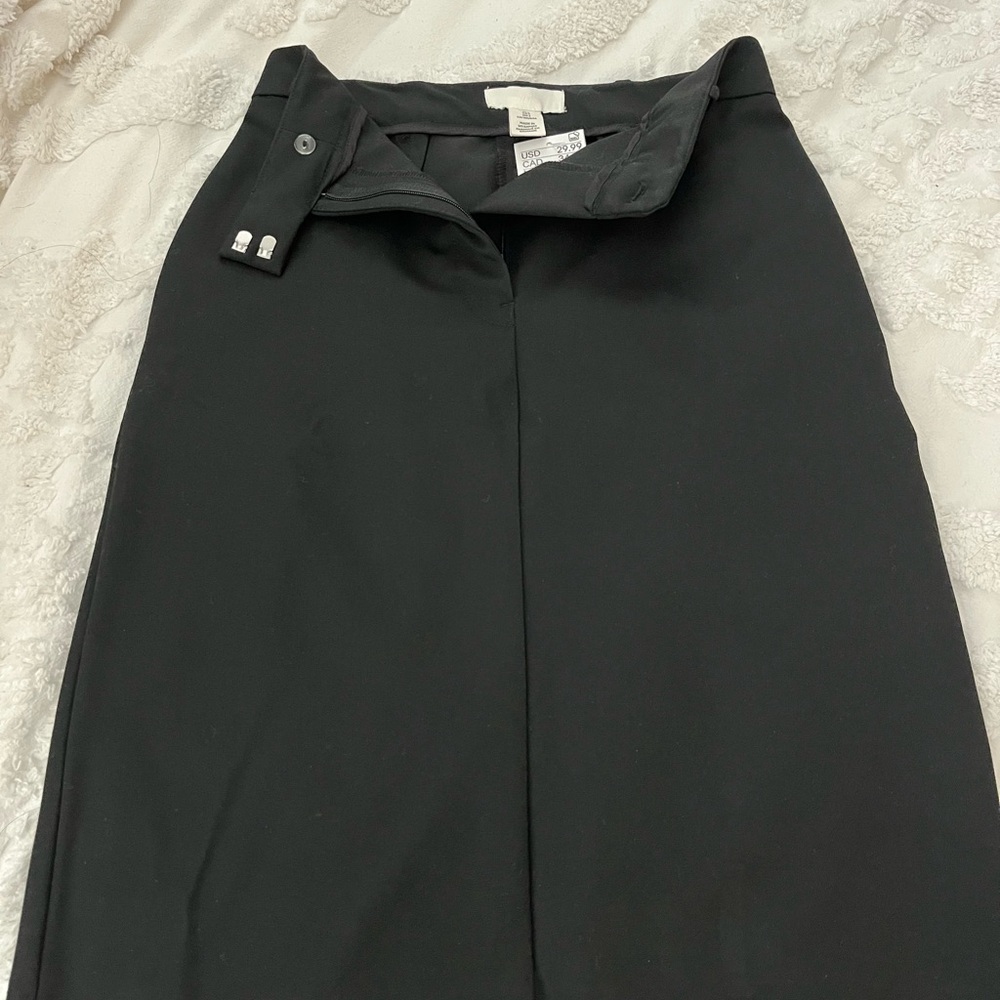H&M Black Women's Pencil Skirt size 2 - new